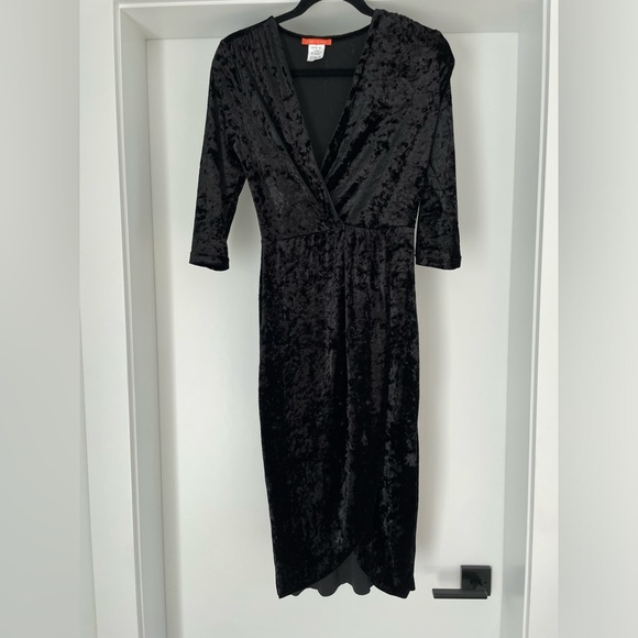 Velvet black dress - Picture 1 of 3